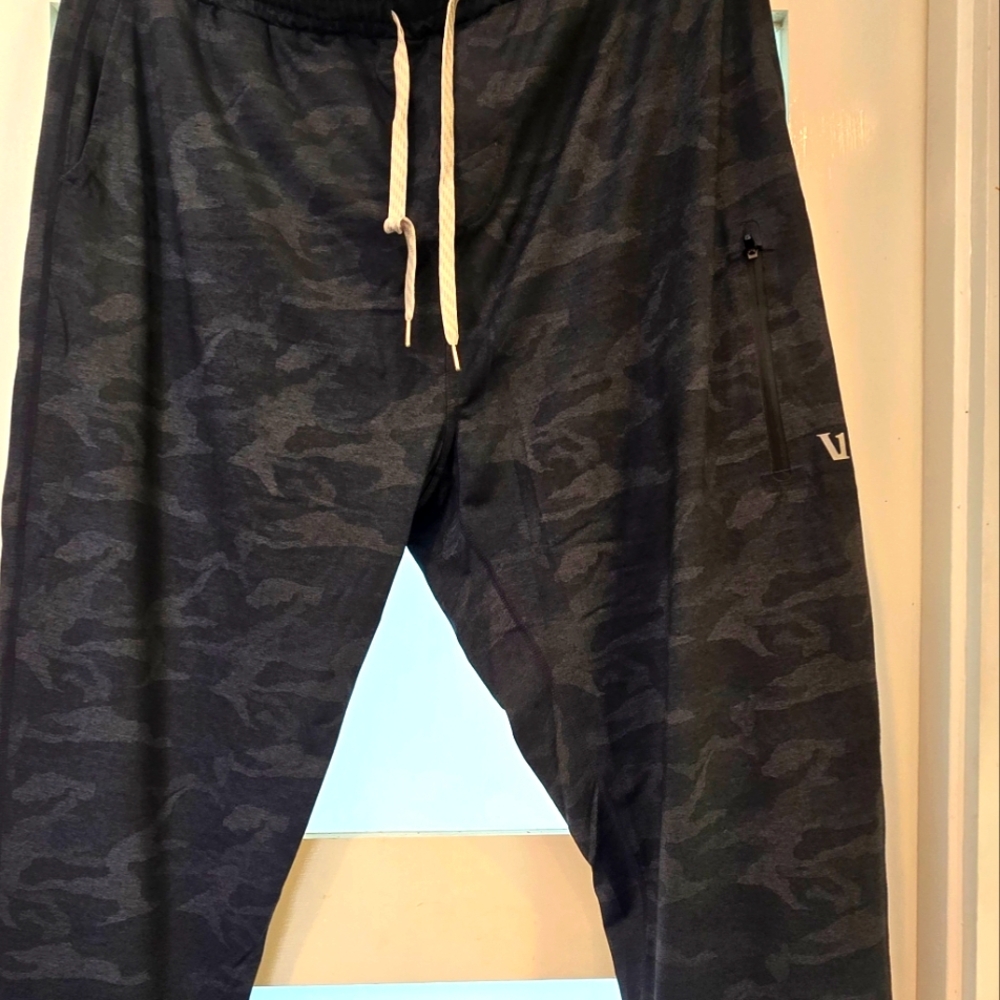 Men's VUORI Camo Jogger Pants